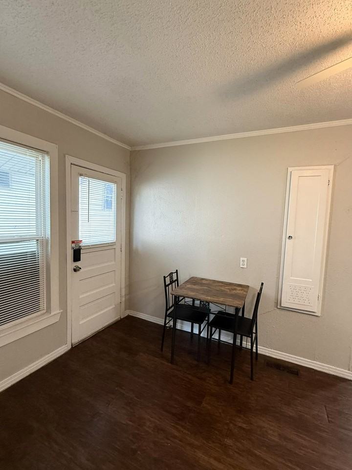 Bomar Ave - Photo 2 of 7