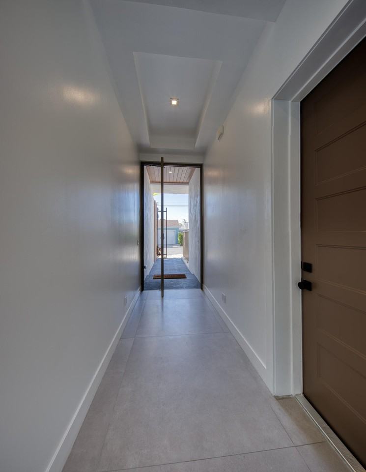 714 6th Ave N #1 - Photo 3 of 49