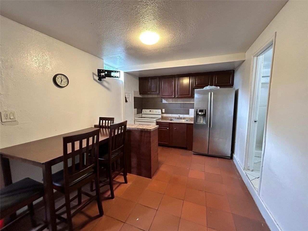 112 Newton Rd #BACK - Photo 2 of 11