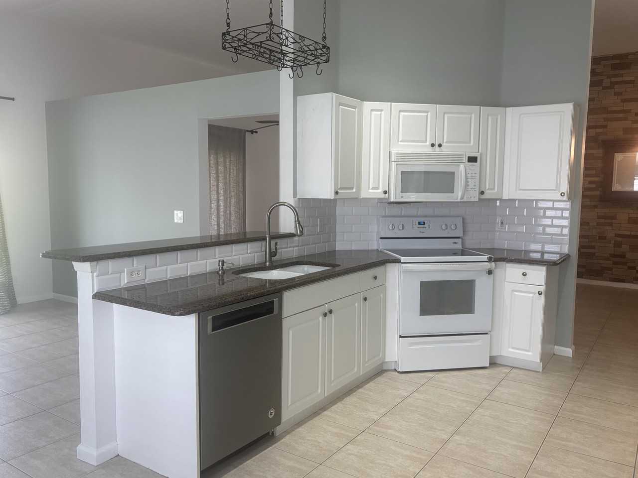 6366 Barbara St - Photo 5 of 18