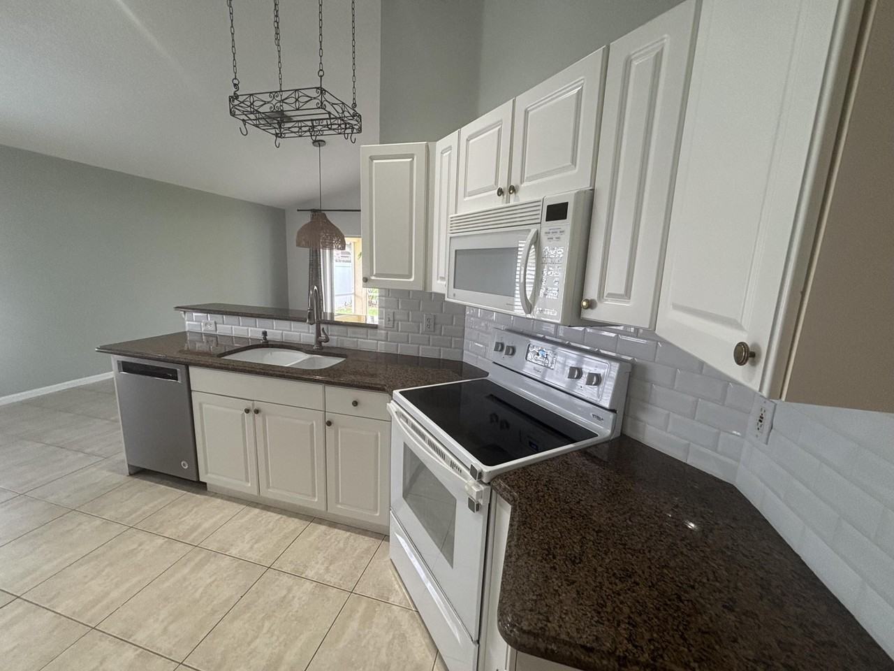 6366 Barbara St - Photo 6 of 18