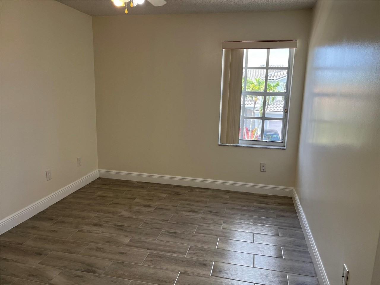 16404 Nw 19th St - Photo 7 of 20