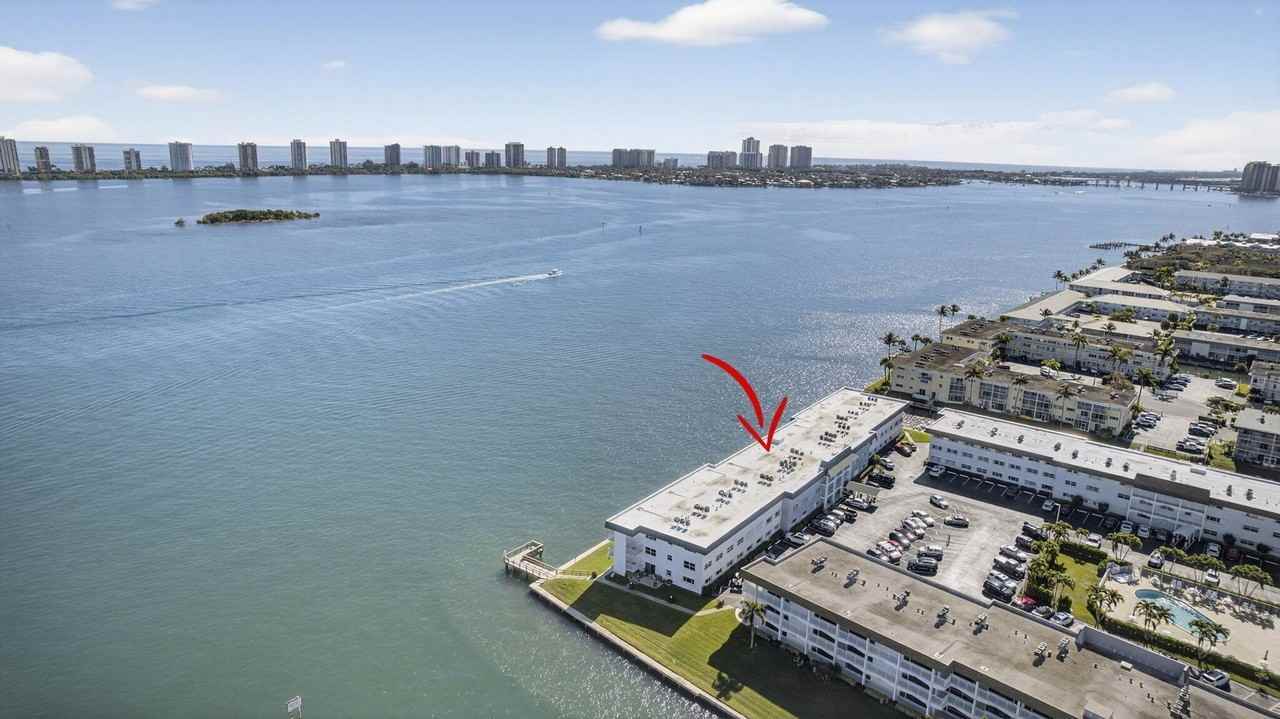 100 Shore Ct #307