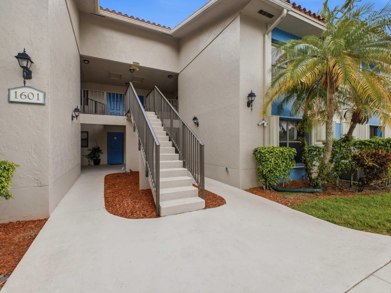 1601 Balfour Point Dr #H - Photo 3 of 28