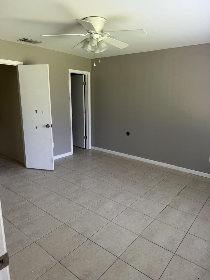 1456 Se Rivergreen Cir - Photo 6 of 10