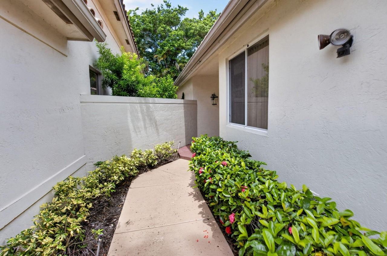 5183 Nw 26th Cir - Photo 7 of 50