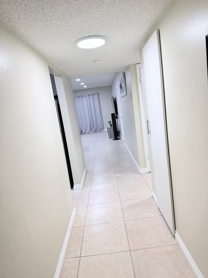 5545 Lakewood Cir N #425 - Photo 2 of 19