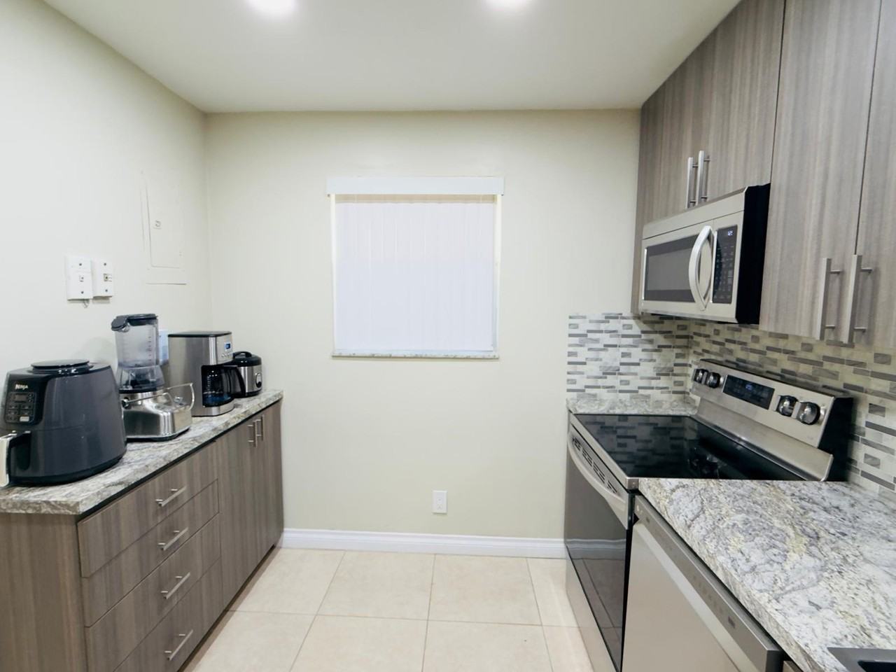 5545 Lakewood Cir N #425 - Photo 6 of 19