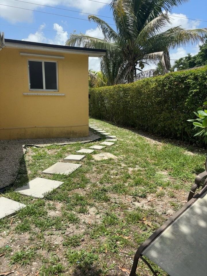 911 Opa Locka Blvd - Photo 3 of 10