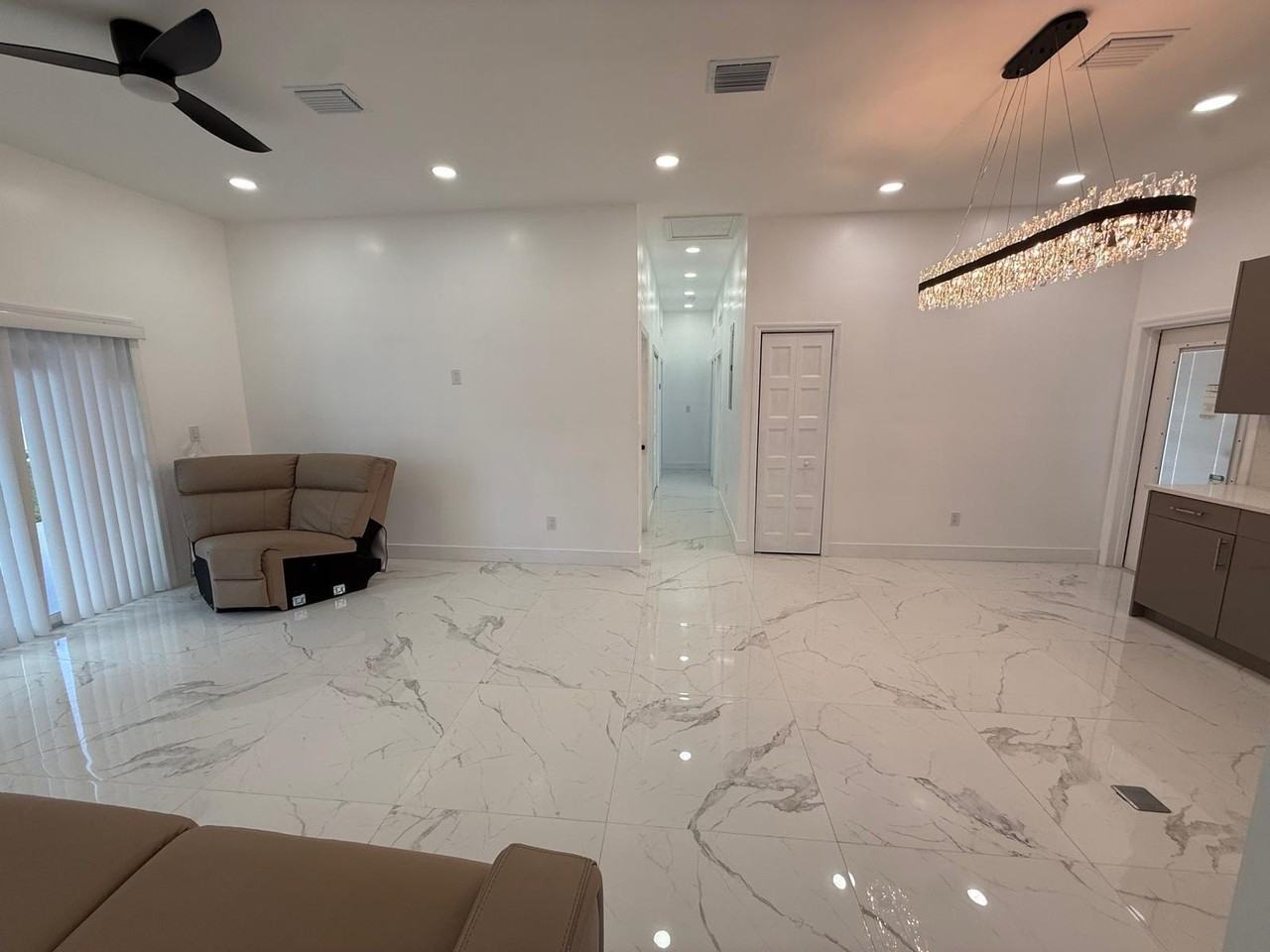 6319 Southgate Blvd - Photo 7 of 48