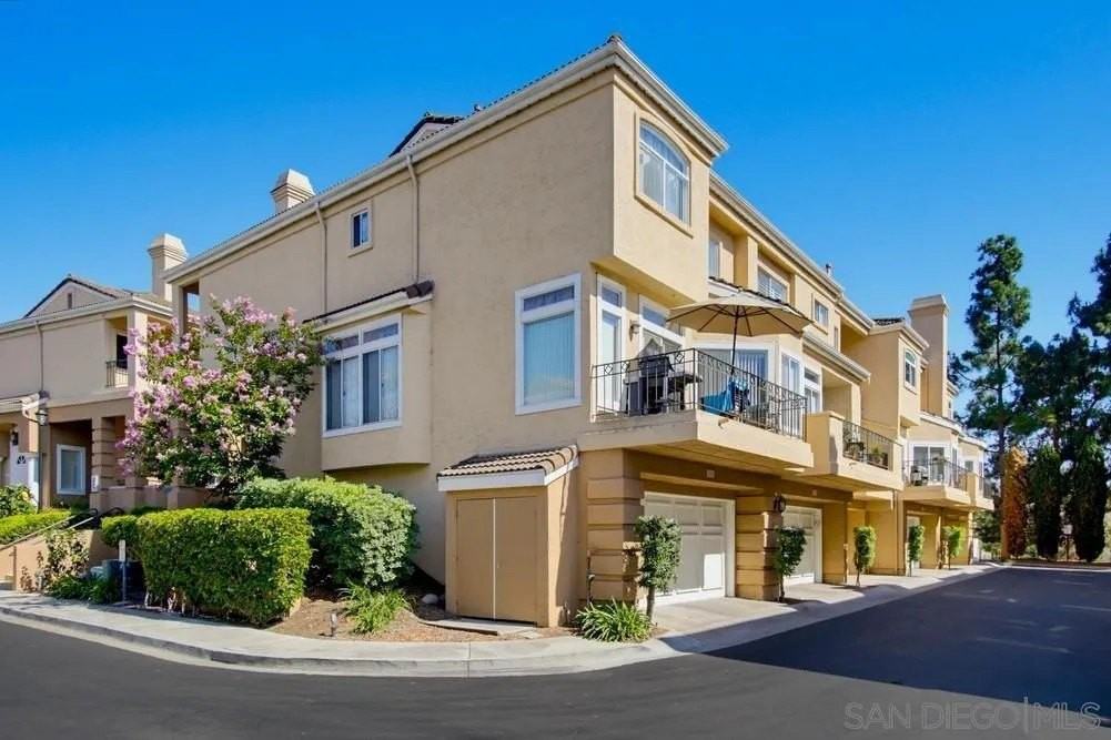 7130 Calabria Ct #E - Photo 3 of 50