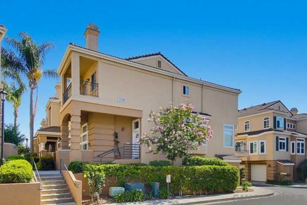 7130 Calabria Ct #E - Photo 4 of 50