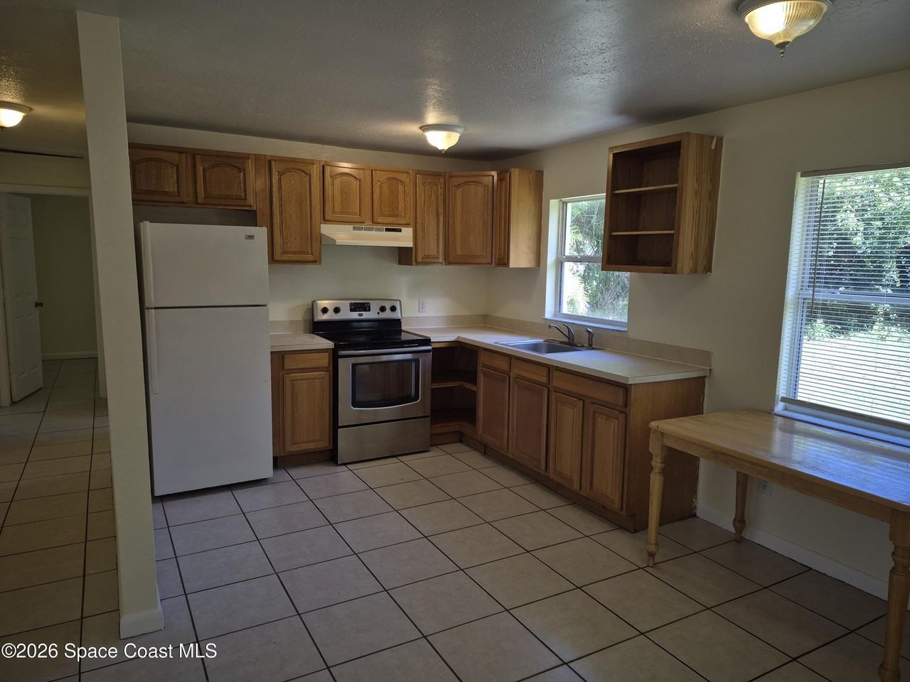 819 Cedar Dr - Photo 4 of 13