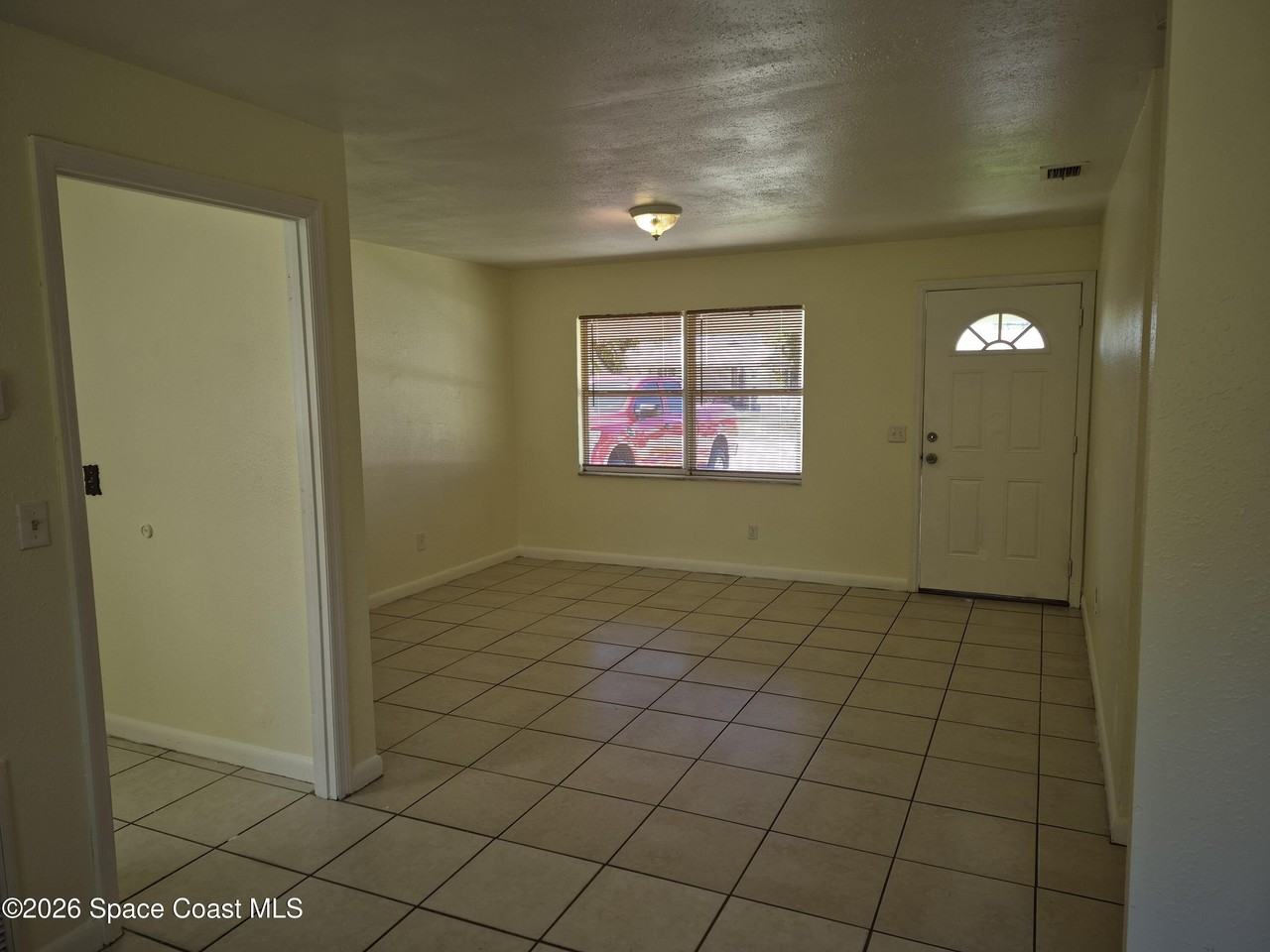 819 Cedar Dr - Photo 5 of 13