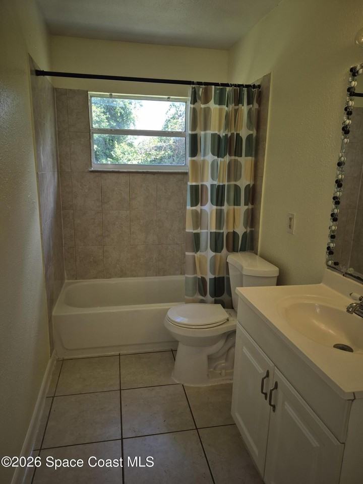 819 Cedar Dr - Photo 7 of 13