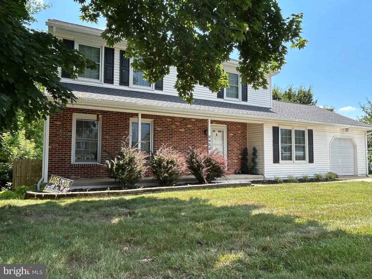 2425 Calf Run Dr - Photo 4 of 7