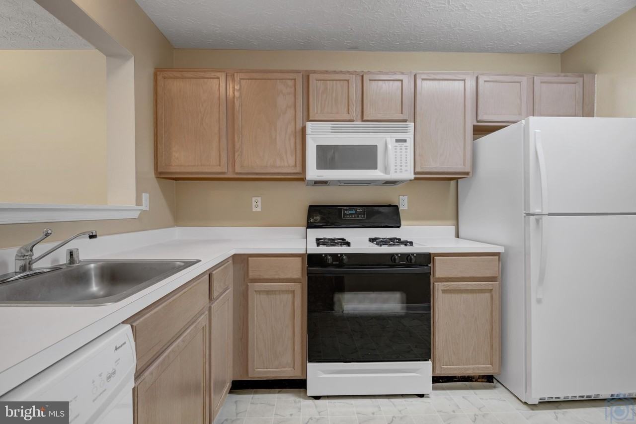 50 Amberstone Ct Apt A #50A - Photo 7 of 18