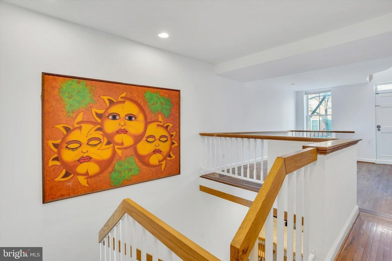 805 S Charles St - Photo 4 of 34