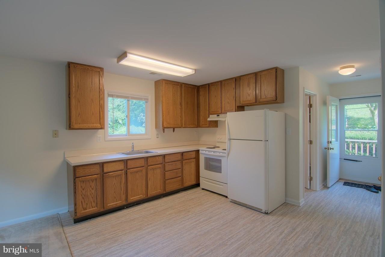 5105 Shore Dr - Photo 7 of 24