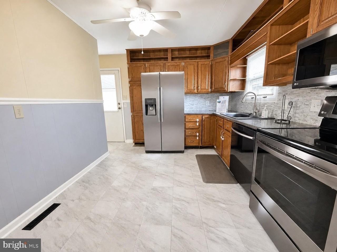 316 Queen St - Photo 2 of 18