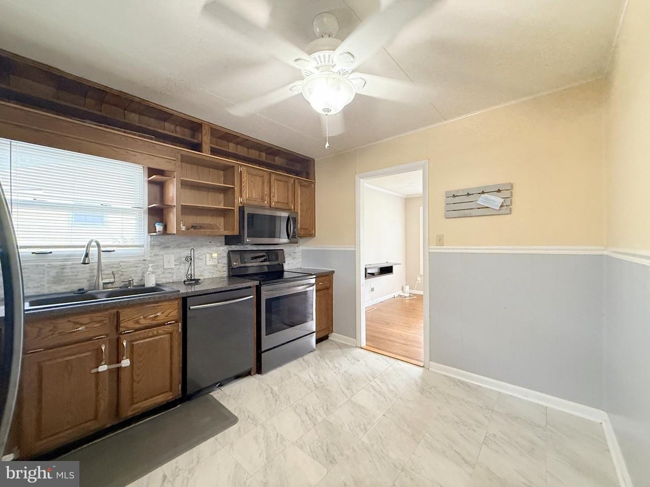 316 Queen St - Photo 3 of 18