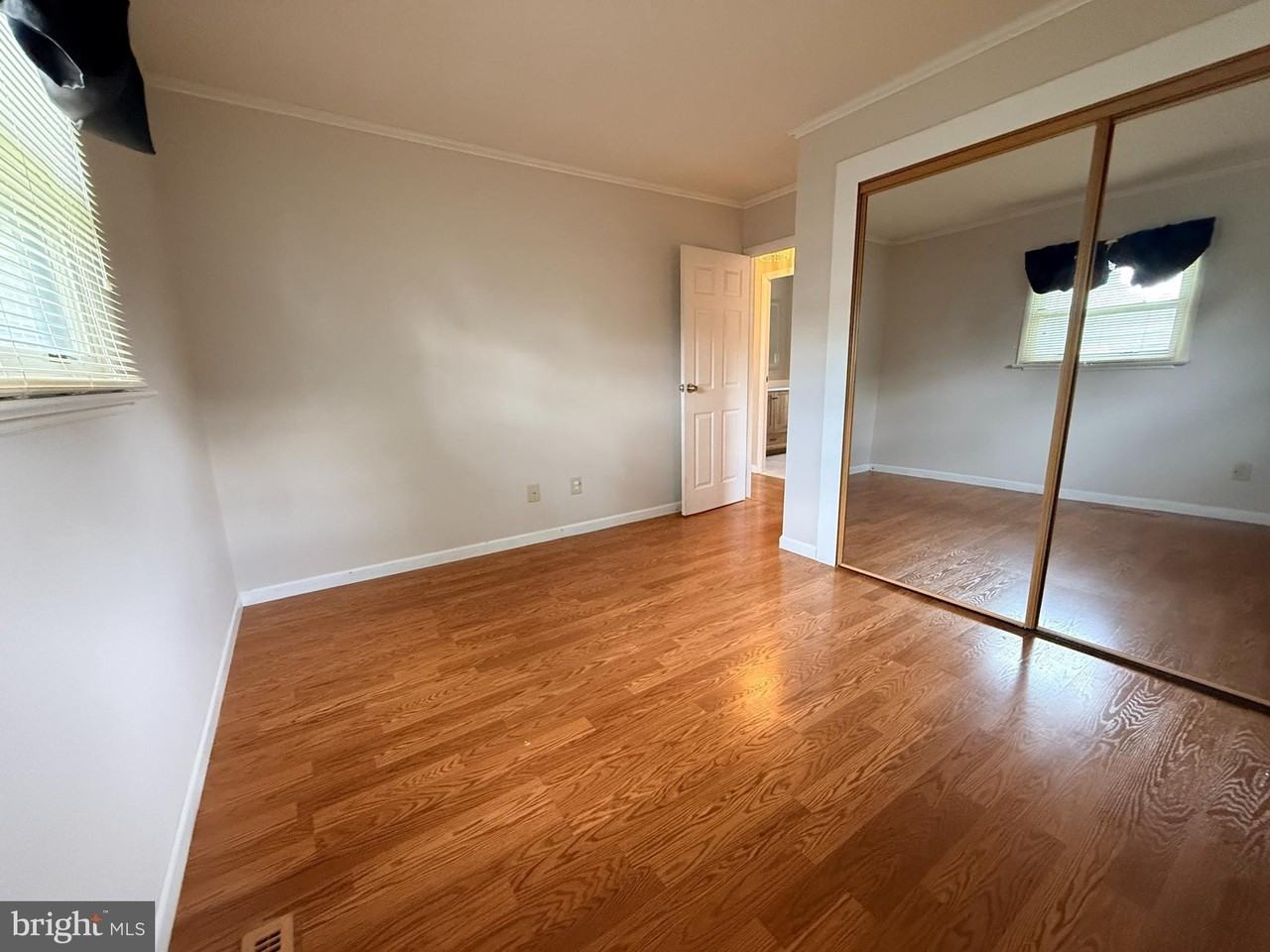 316 Queen St - Photo 7 of 18