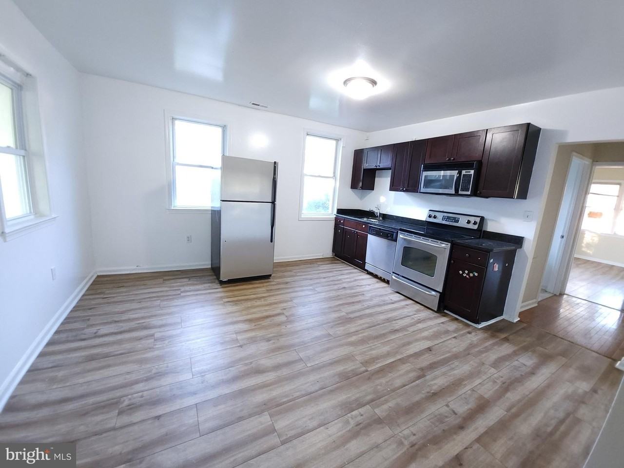 5023 Emo St - Photo 2 of 20