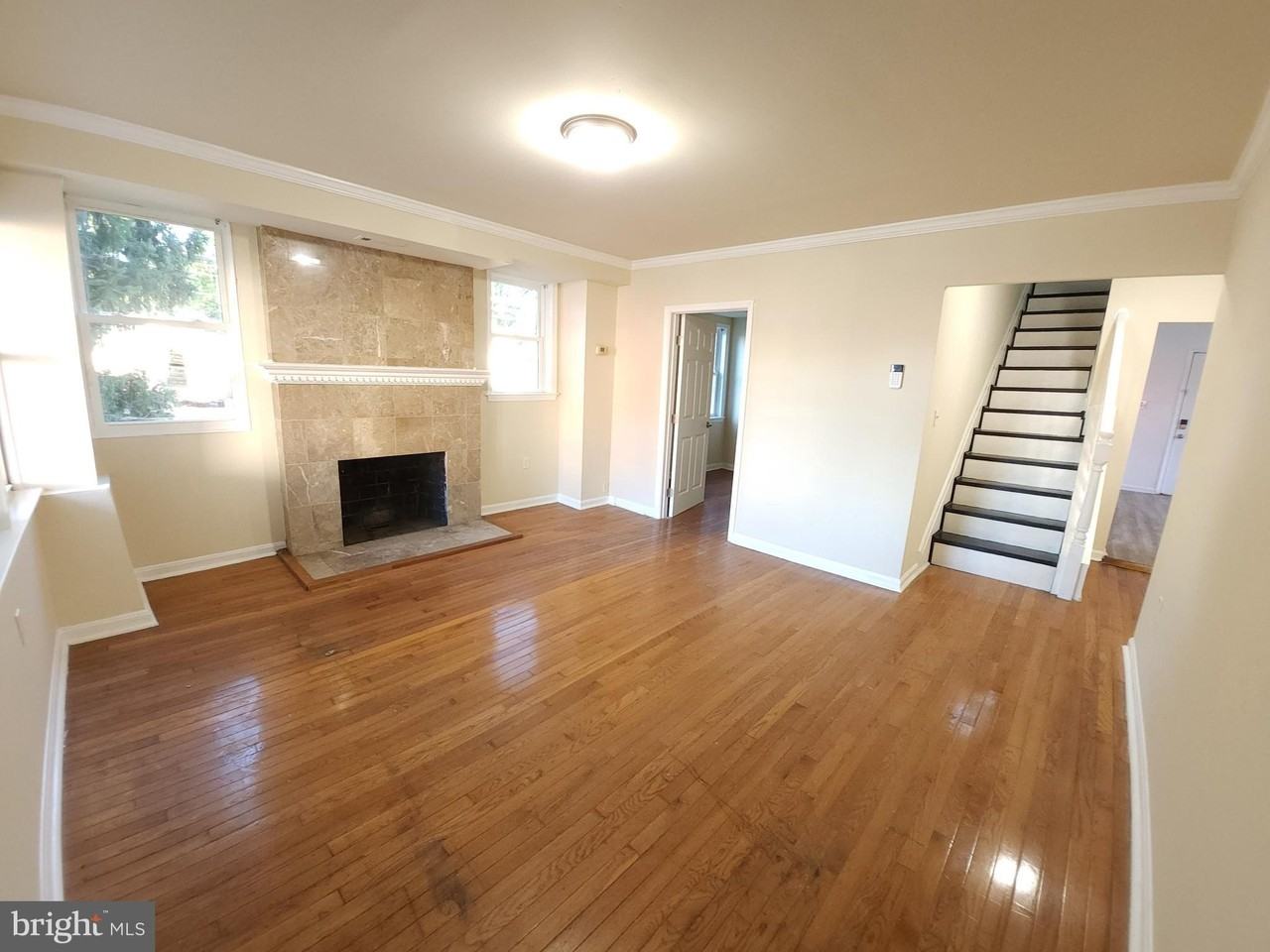 5023 Emo St - Photo 4 of 20