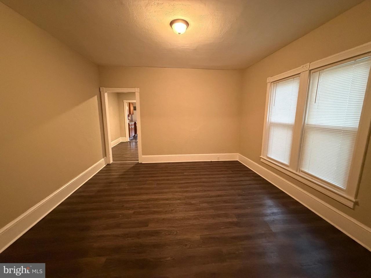 572 Columbia Ave - Photo 3 of 15