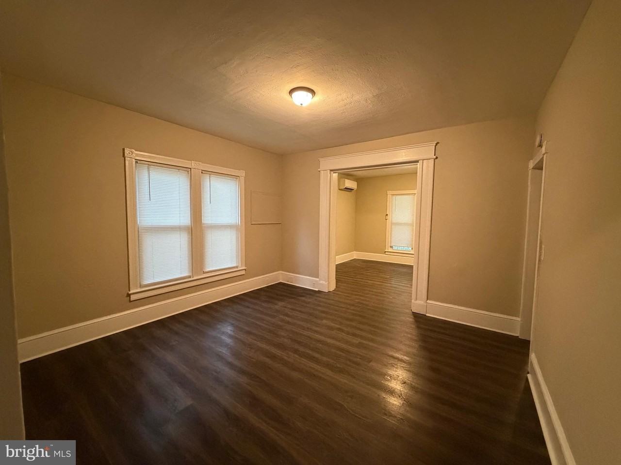 572 Columbia Ave - Photo 4 of 15