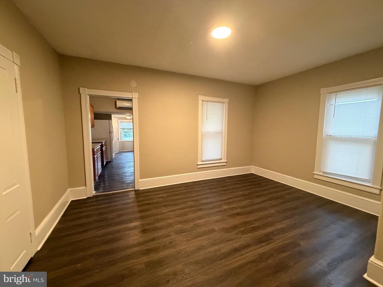 572 Columbia Ave - Photo 5 of 15