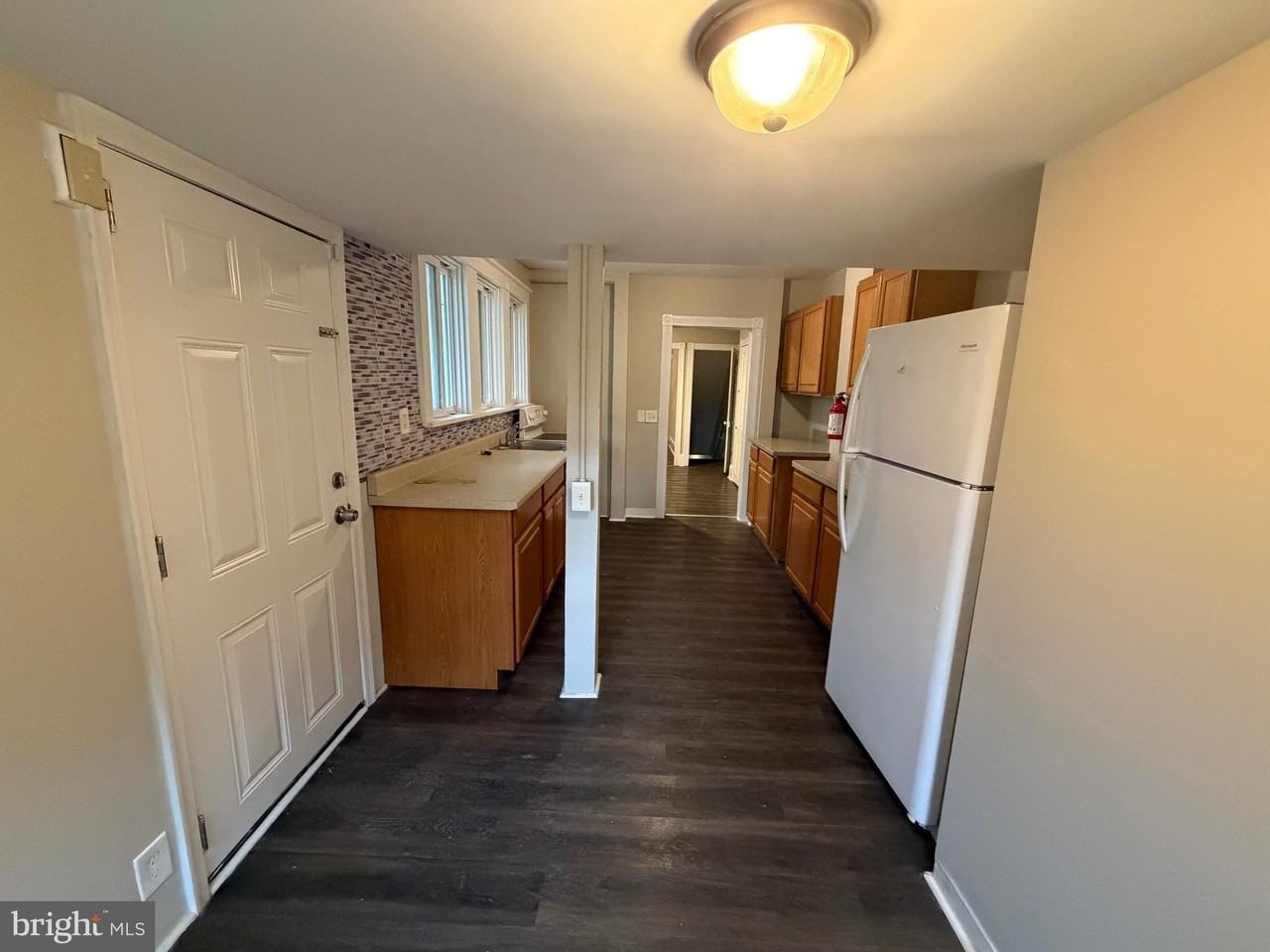 572 Columbia Ave - Photo 7 of 15
