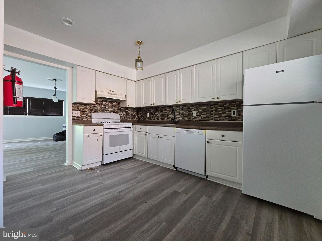 145 Echelon Rd - Photo 5 of 16
