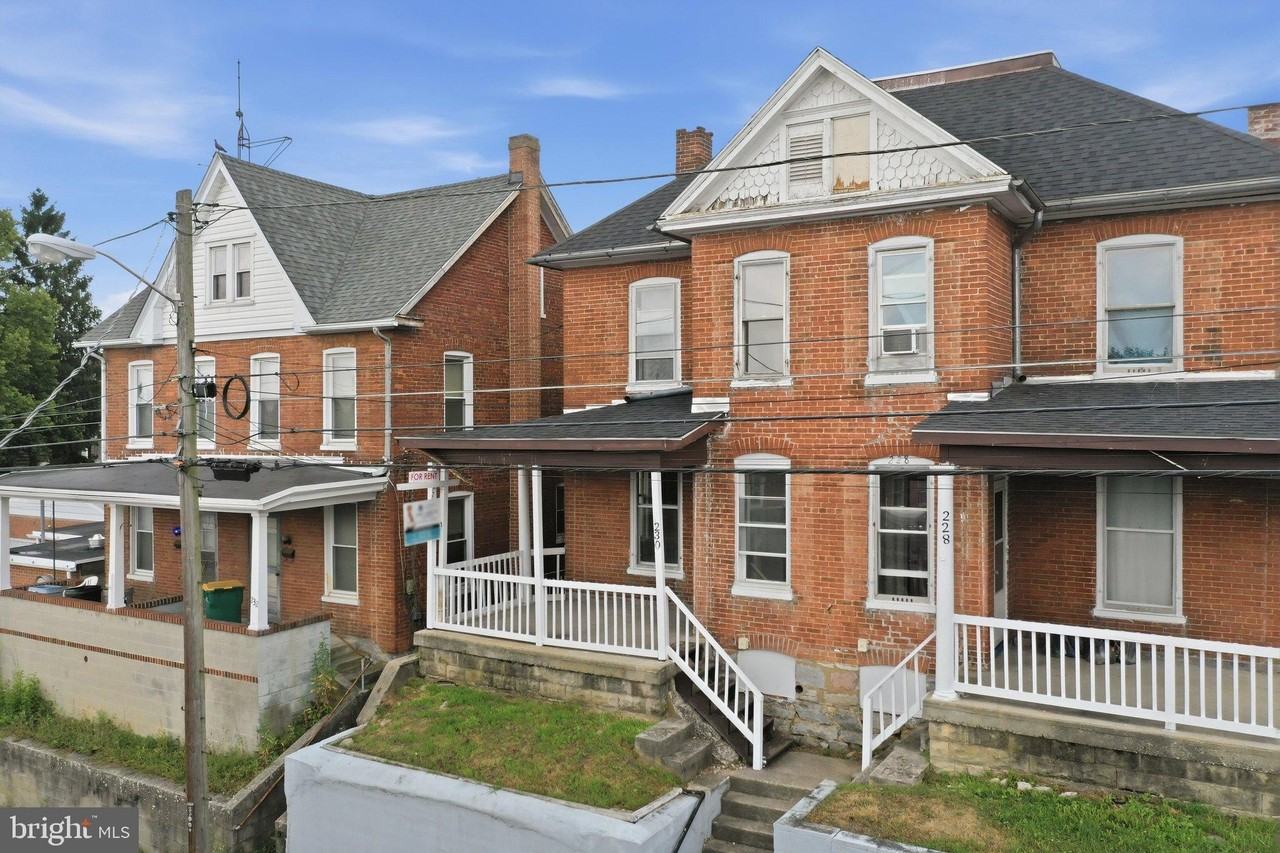 230 Ridge Ave - Photo 4 of 40