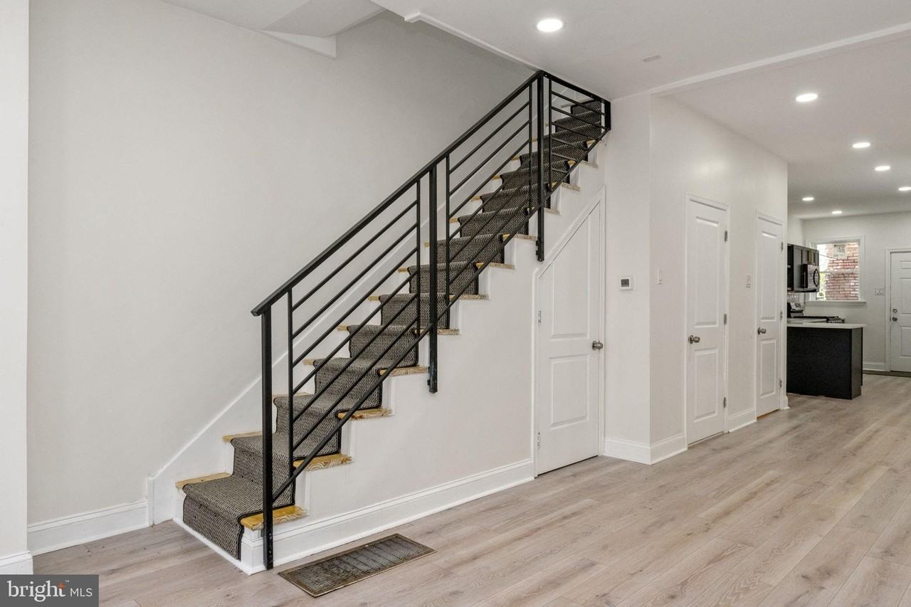 7 S 53rd St - Photo 6 of 28