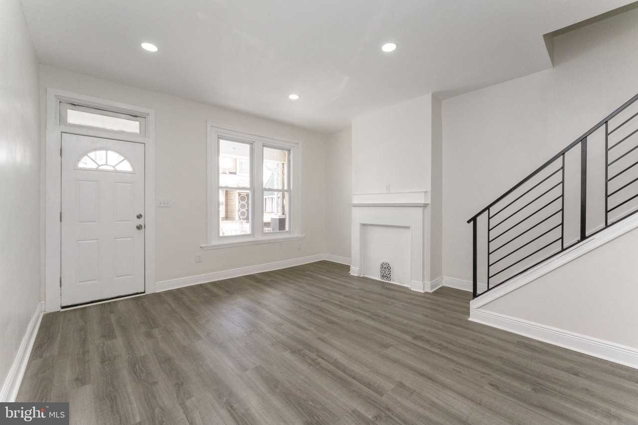 5426 Webster St - Photo 6 of 33