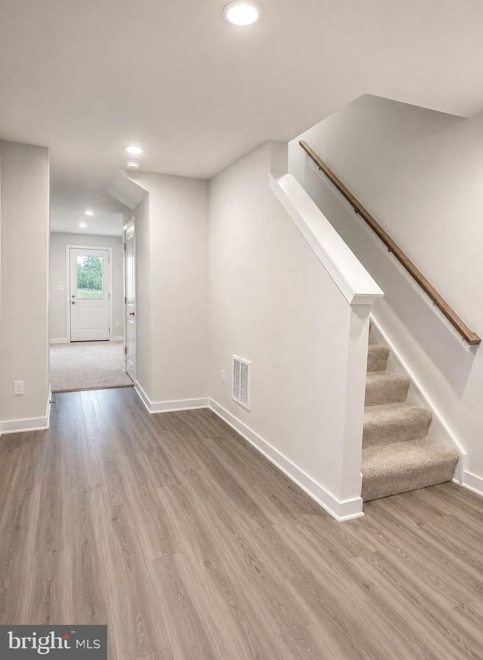 105 Boone Ct - Photo 2 of 15