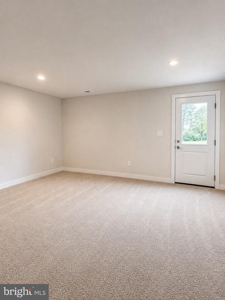 105 Boone Ct - Photo 3 of 15