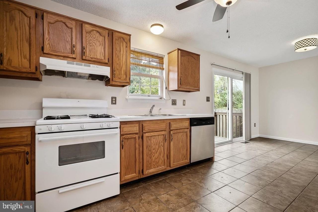 612 Emily Ln - Photo 6 of 14