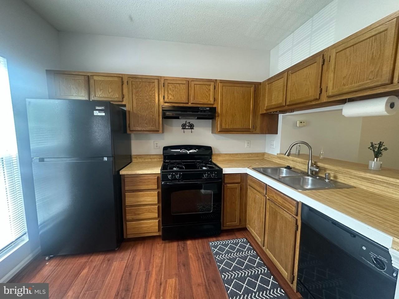 7223 Parsons Ct - Photo 2 of 20