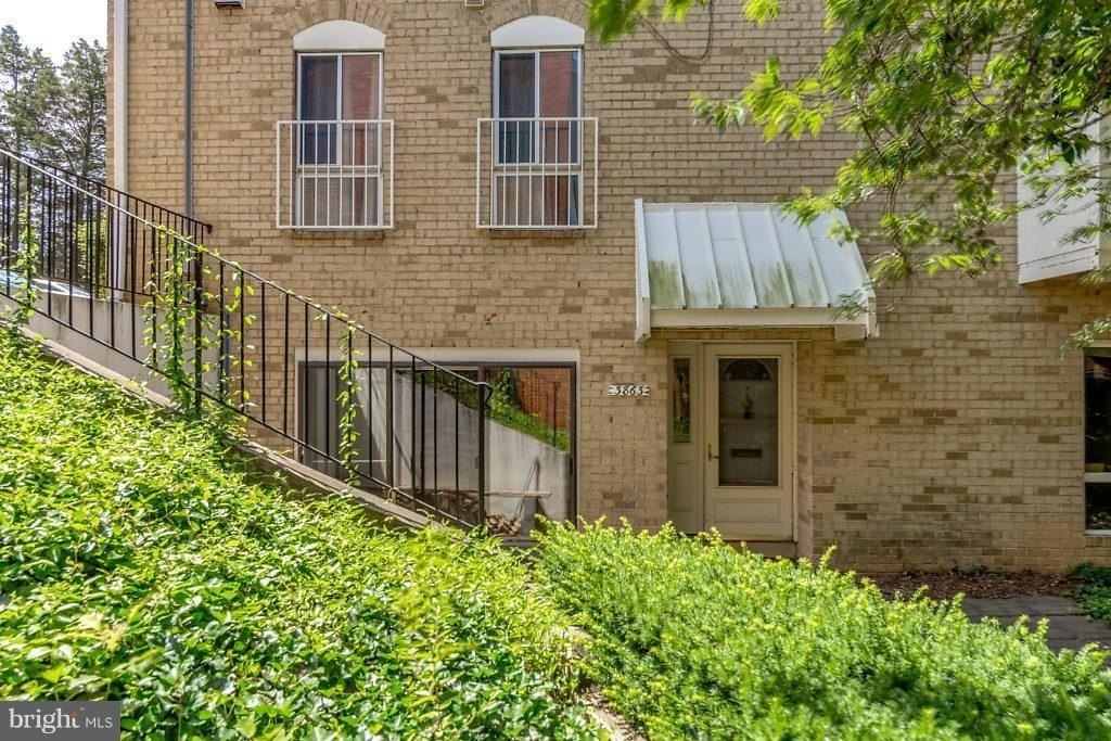 3863 Persimmon Cir - Photo 3 of 34