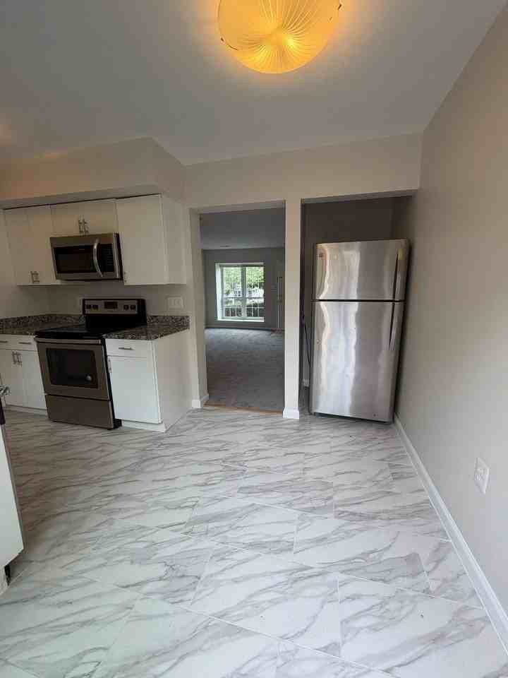 310 Lancaster Sq - Photo 6 of 17