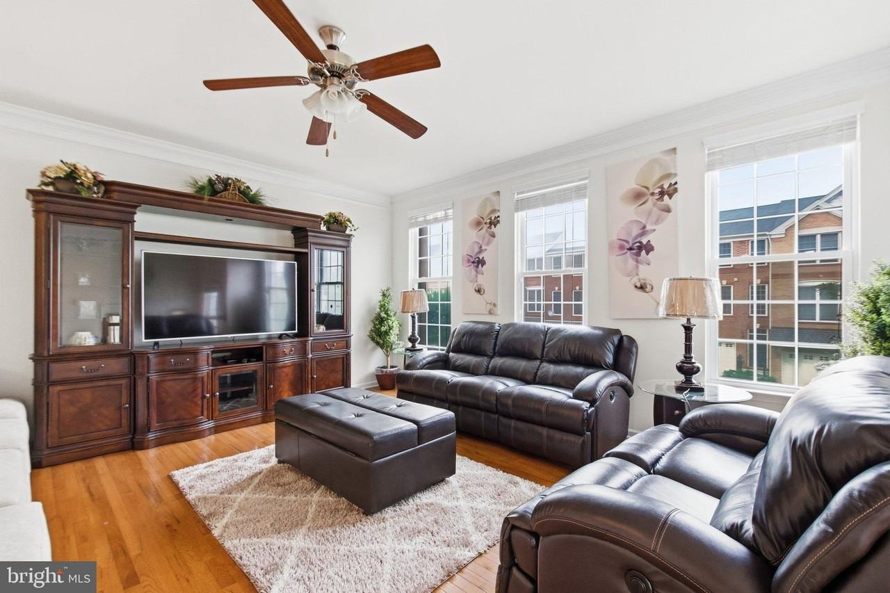 25653 America Sq - Photo 5 of 42