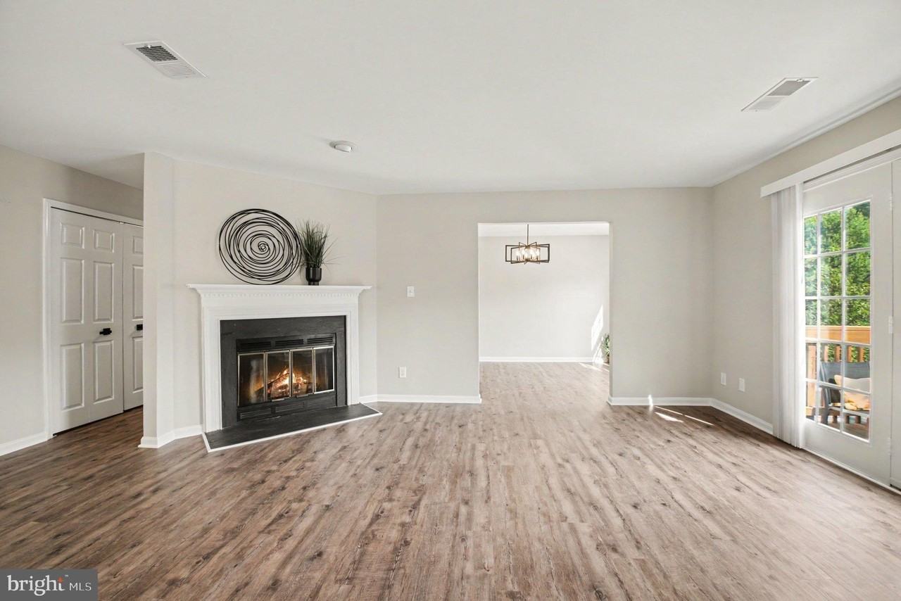 12554 Kempston Ln - Photo 6 of 28