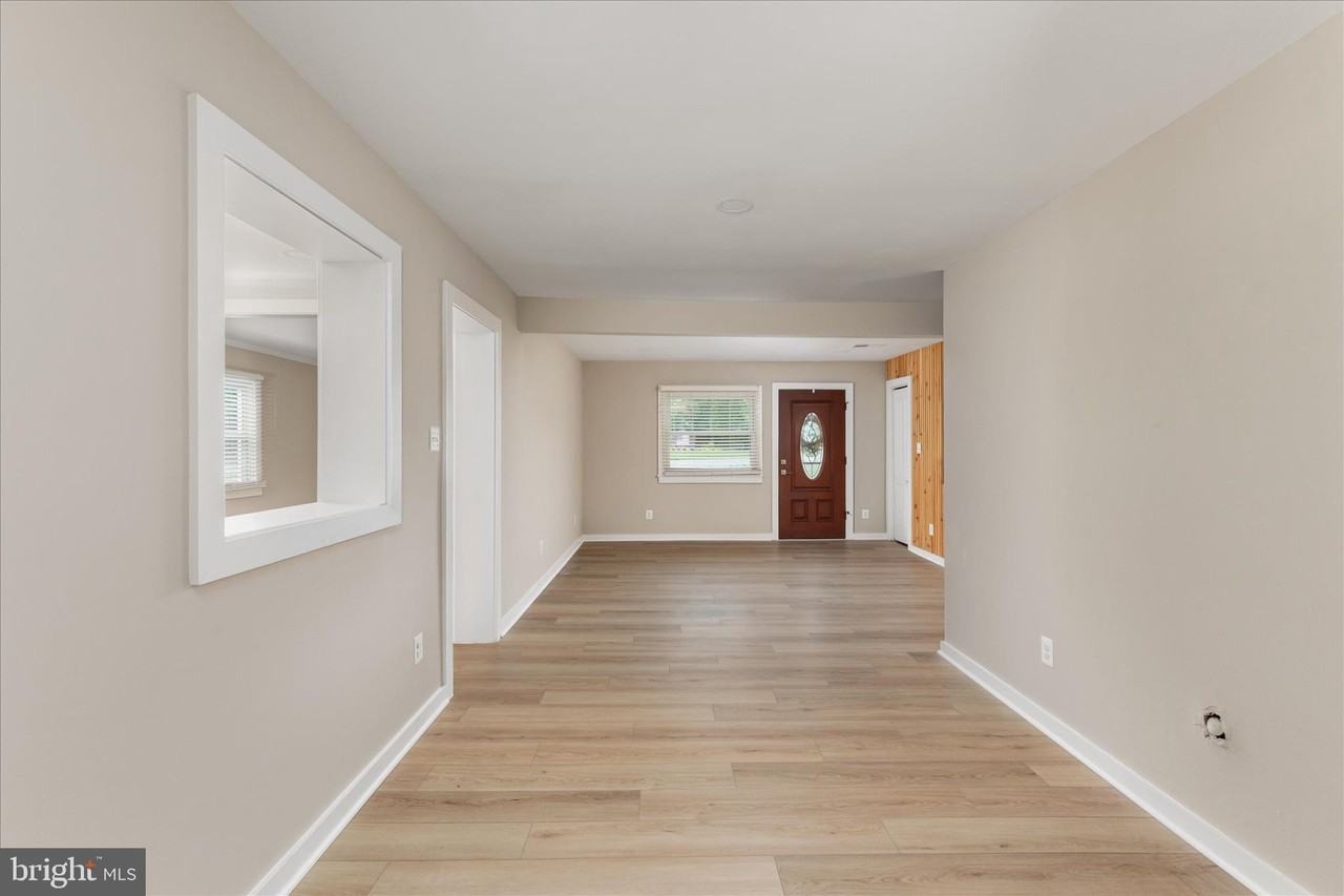 14013 Glenkirk Rd - Photo 4 of 42
