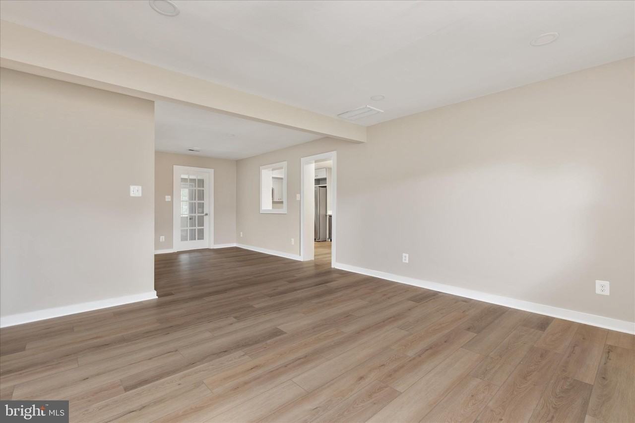 14013 Glenkirk Rd - Photo 6 of 42