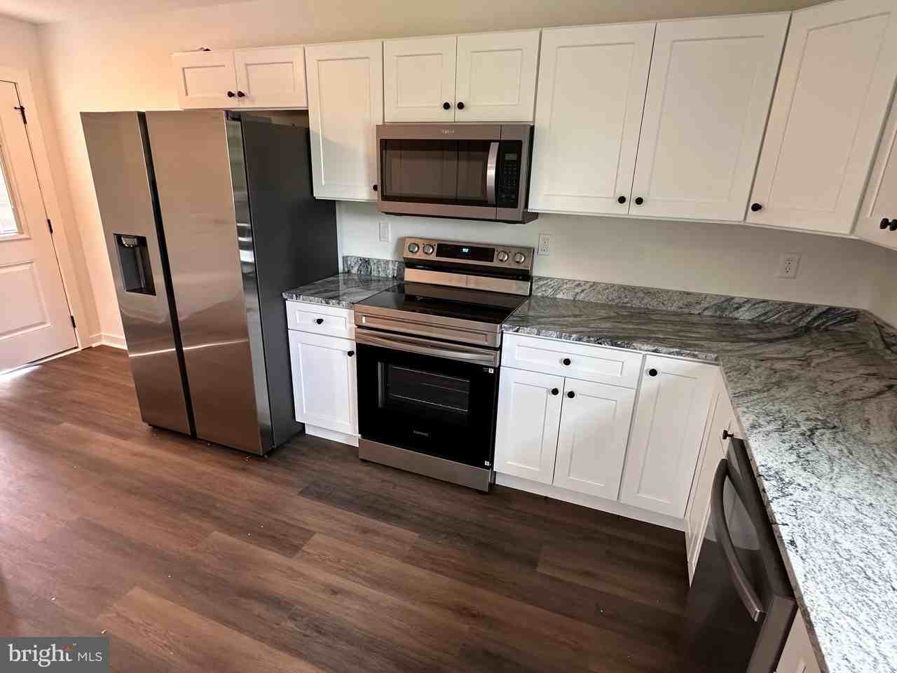 33A ET ANDREWS WAY - Photo 7 of 9