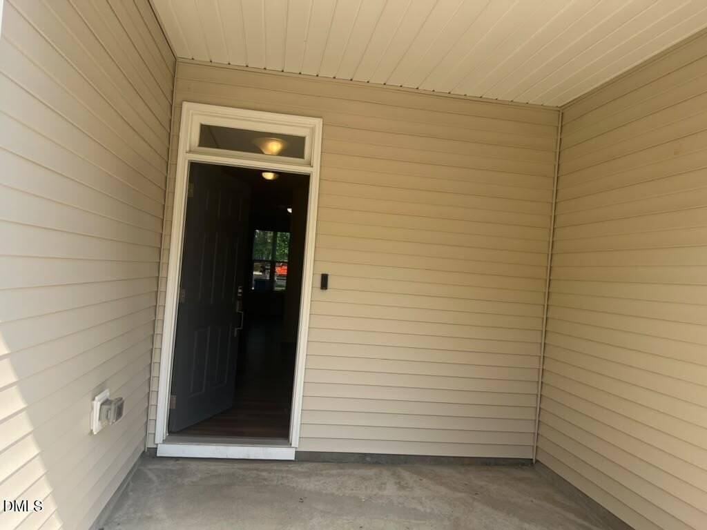 6140 Beale Loop - Photo 2 of 36