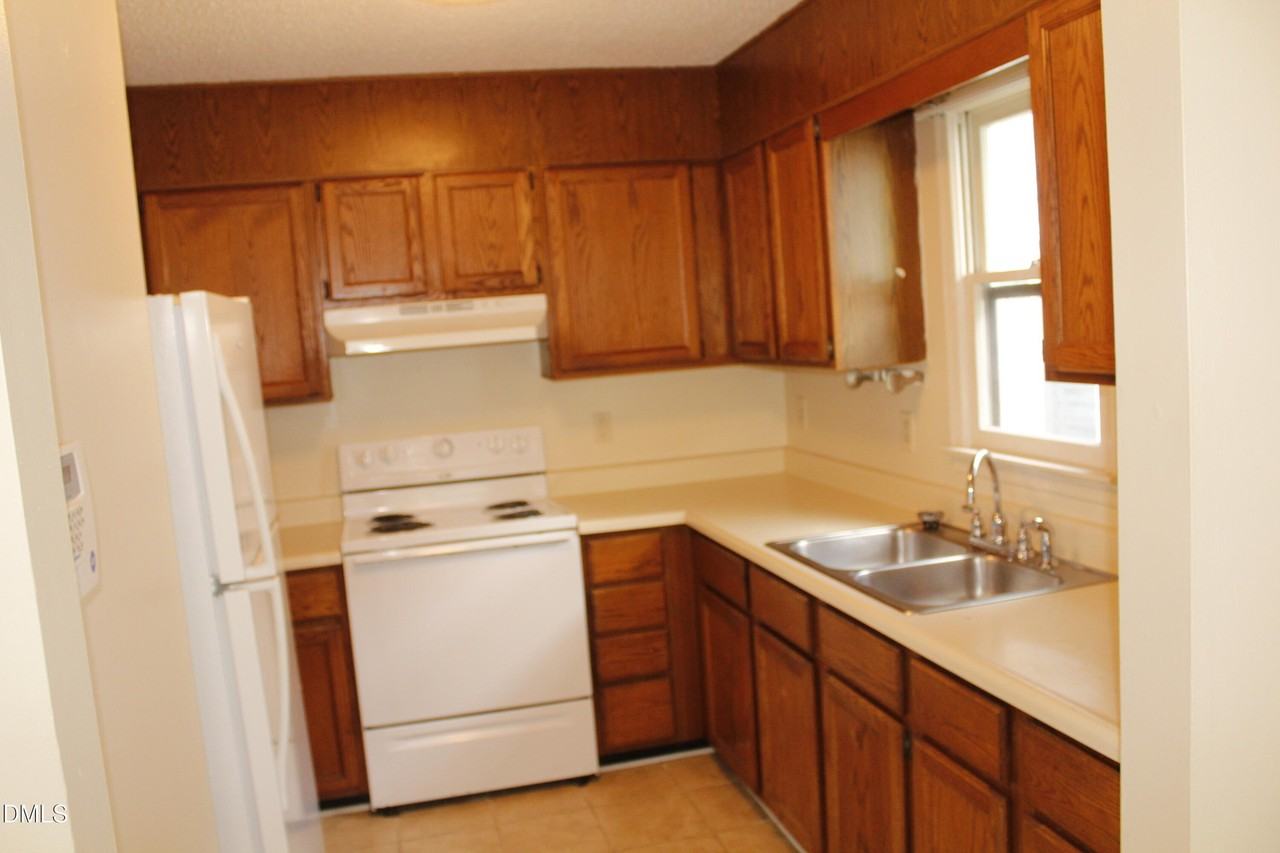 310 S East St - Photo 6 of 12