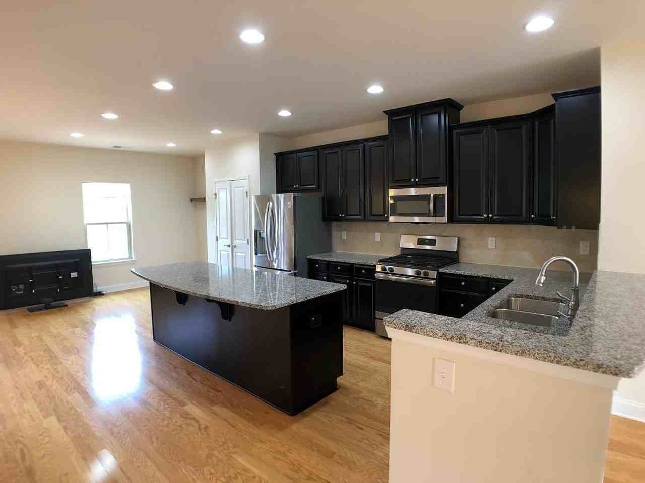 2122 Whitesmith Dr - Photo 4 of 29